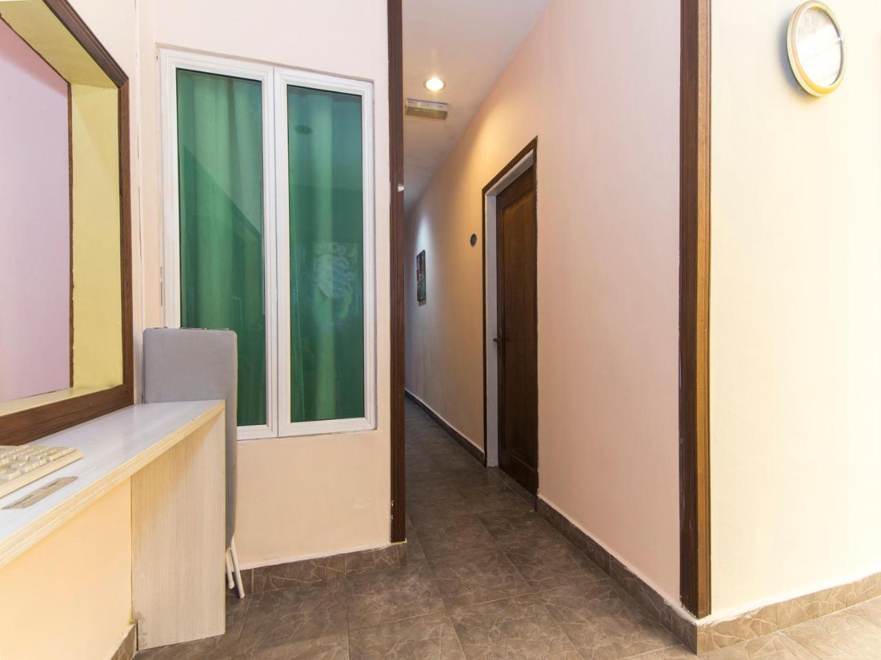 Oyo 109 V'La Park Hotel Куала Лумпур Екстериор снимка