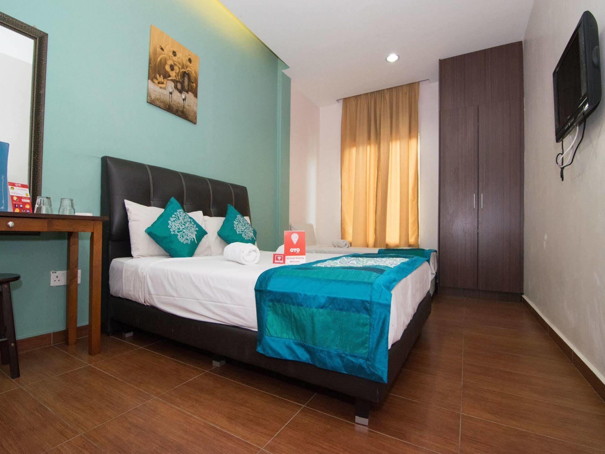 Oyo 109 V'La Park Hotel Куала Лумпур Екстериор снимка